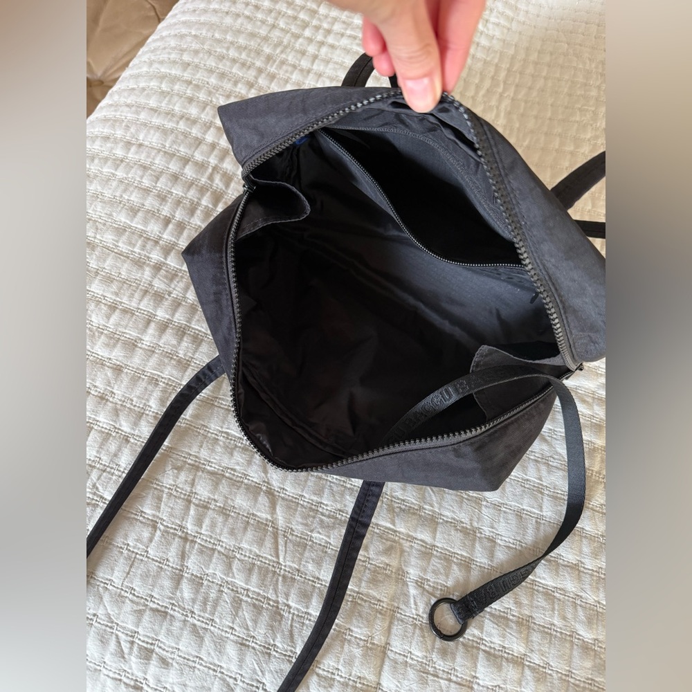 Baggu // small nylon bowler bag - Picture 3 of 5